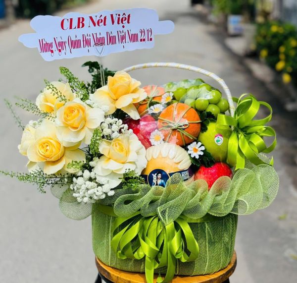 Giỏ hoa trái cây chúc mừng ngày quân đội nhân dân Việt Nam