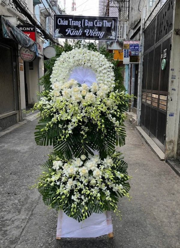 Vòng hoa chia buồn