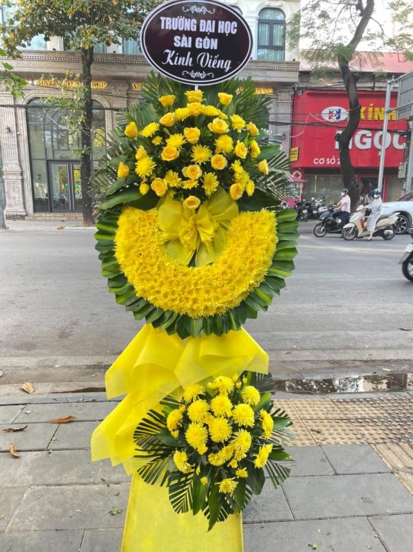 chon-mau-hoa-chia-buon-phu-hop-6 Hoa chia buồn màu vàng