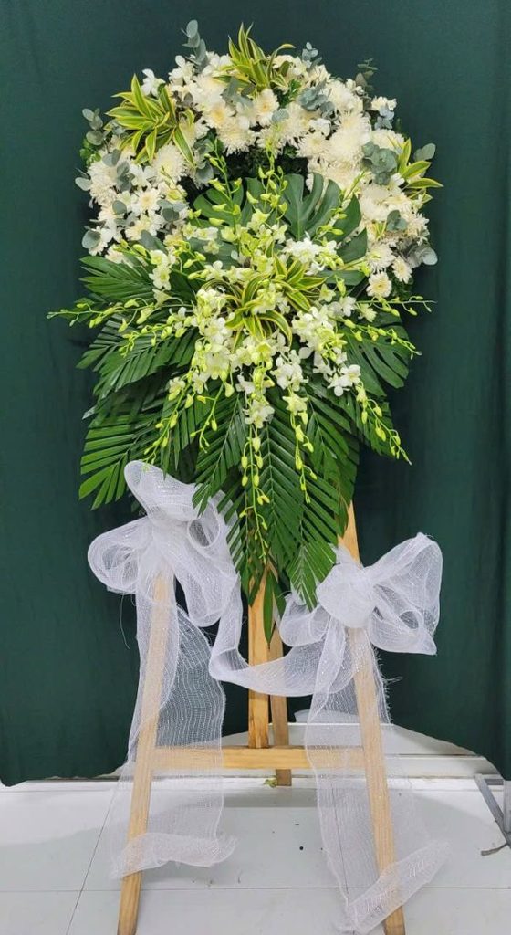 kệ hoa chia buồn