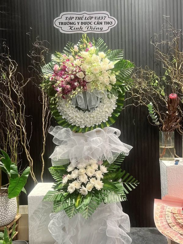 kệ hoa chia buồn